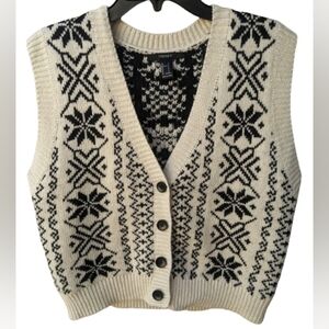 FOREVER 21 Button up Crop  Sweater Vest